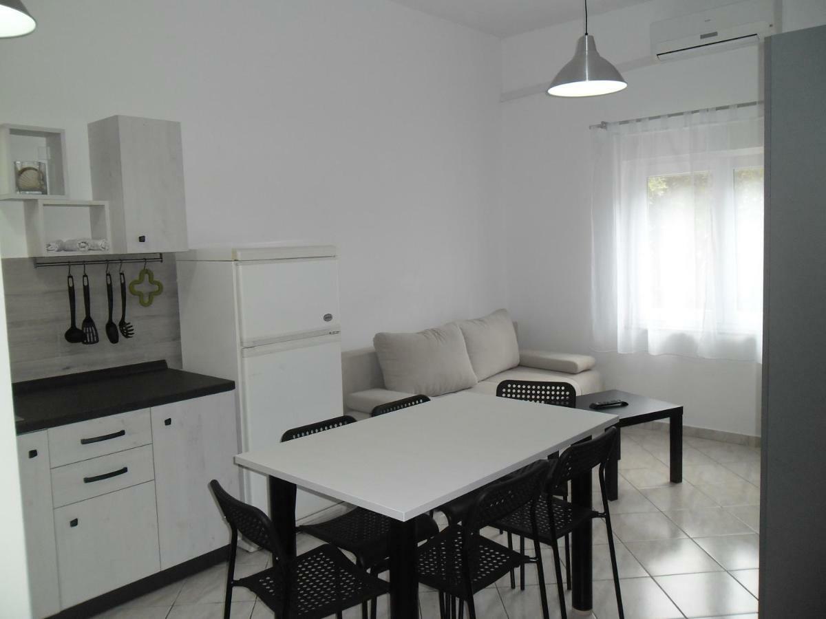 Apartmani Nena Povljana Exterior foto